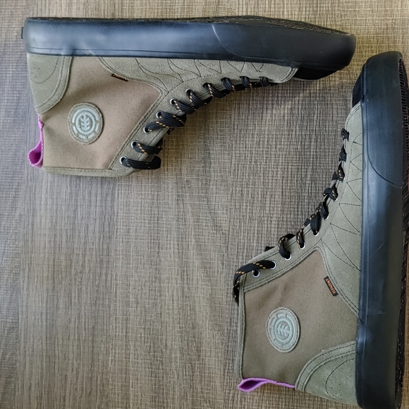 Green high top sneakers - Picture 1 of 4